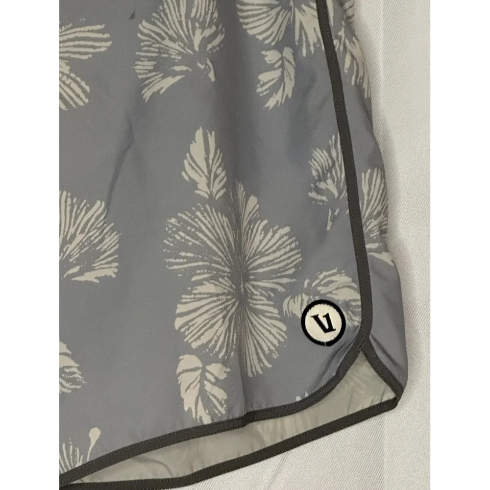 Vuori Mens 36 Boardshorts Gray Floral Hibiscus Swim Surf Trunks V314 8 Inseam